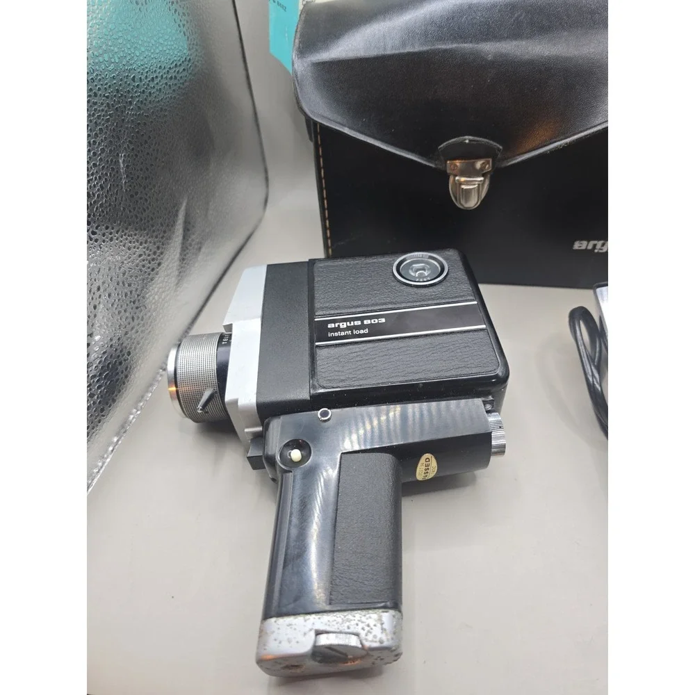 Argus 803 Super Eight Analog Camera UNTESTED, Flash And Bag INCLUDED